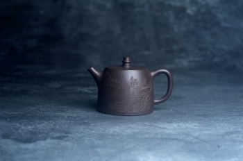 紫砂壶图片：美壶特惠 老紫泥精致山水汉铎壶 茶人醉爱 - 美壶网