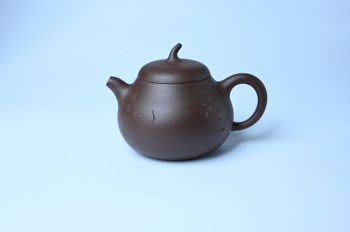 紫砂壶图片：毛国强入室弟子黄云初 特好老紫泥涤心茄段 - 美壶网