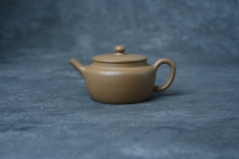 紫砂壶图片：美壶特惠全手工紫砂壶特好段泥桑扁壶 茶壶 茶具 单壶 - 美壶网