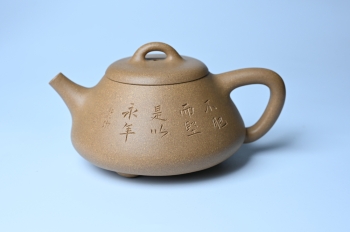 紫砂壶图片：油润老段泥(此泥料属于家藏老料！油润无比，识者自知！)全手工曼生石瓢 陶兴精心装饰 - 美壶网